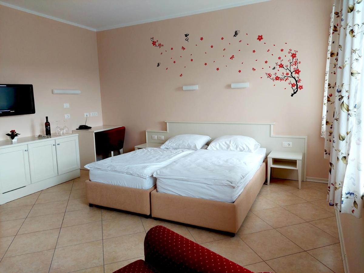 Hotel Kozana Dobrovo Eksteriør billede