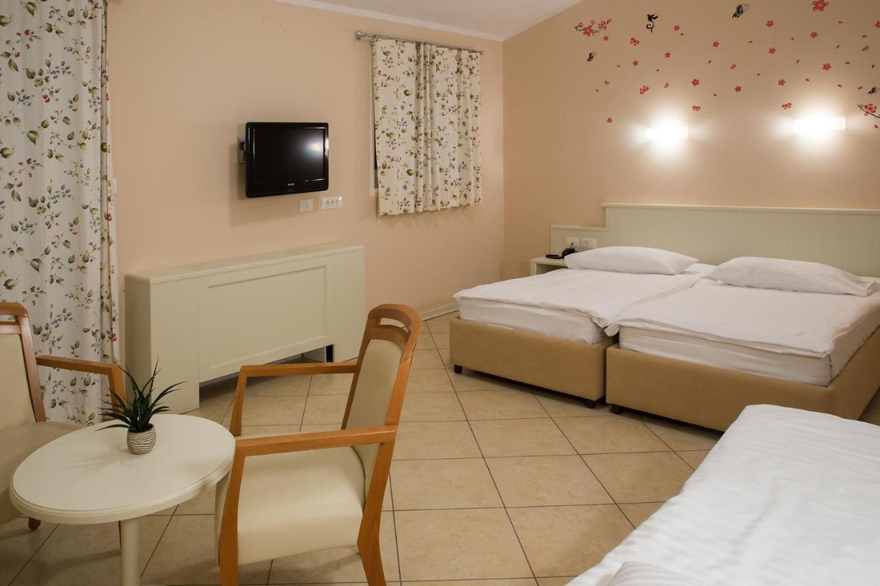 Hotel Kozana Dobrovo Eksteriør billede