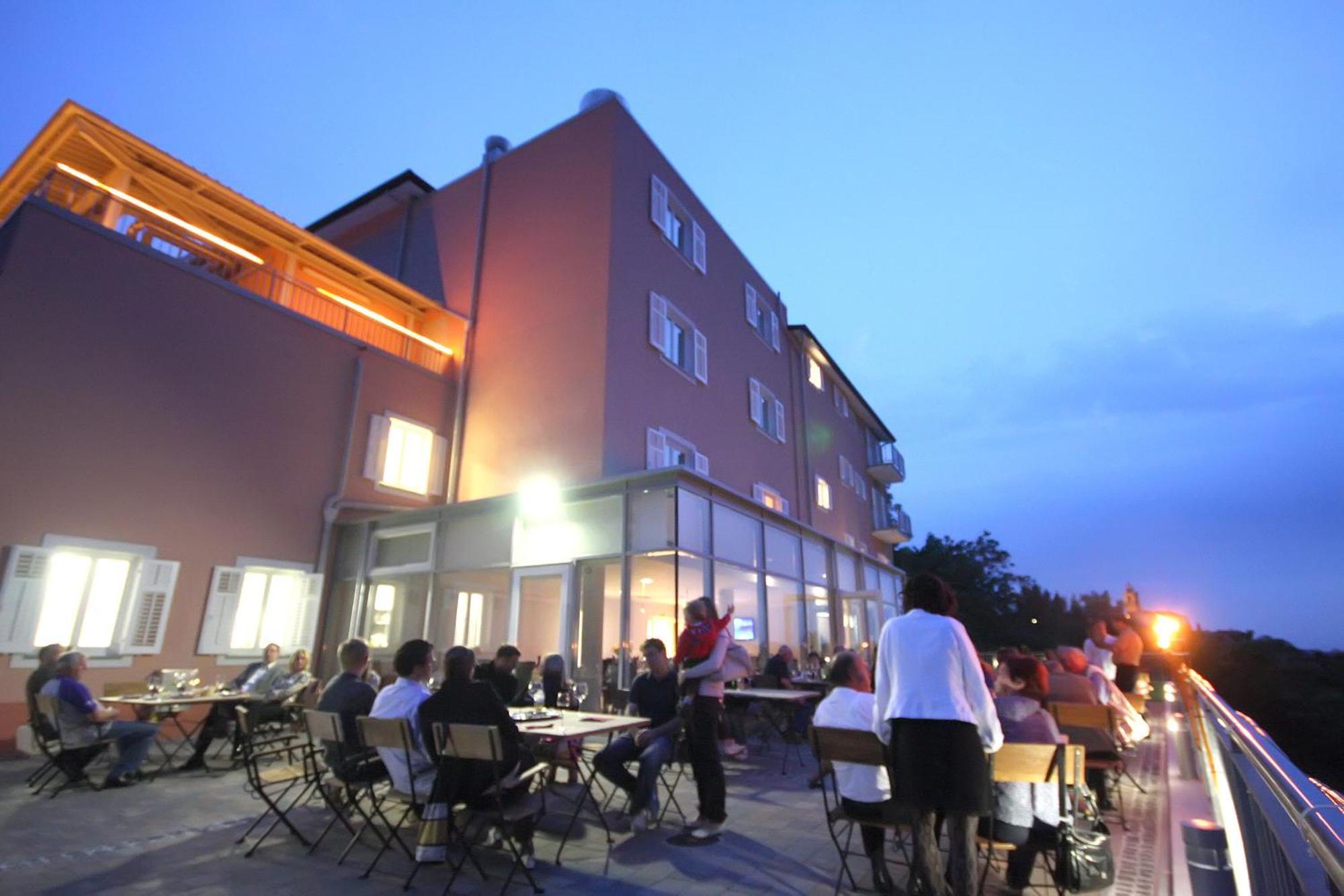 Hotel Kozana Dobrovo Eksteriør billede